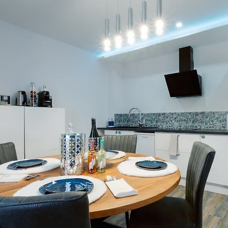 La Marine By Leslodgespa - Moderne Et Equipe Au Style Marin, Proche De Bale Et De L'aeroport Apartament