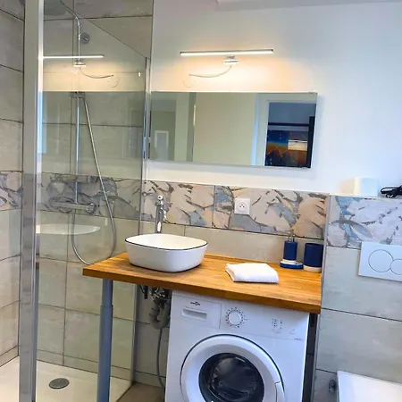 La Marine By Leslodgespa - Moderne Et Equipe Au Style Marin, Proche De Bale Et De L'aeroport